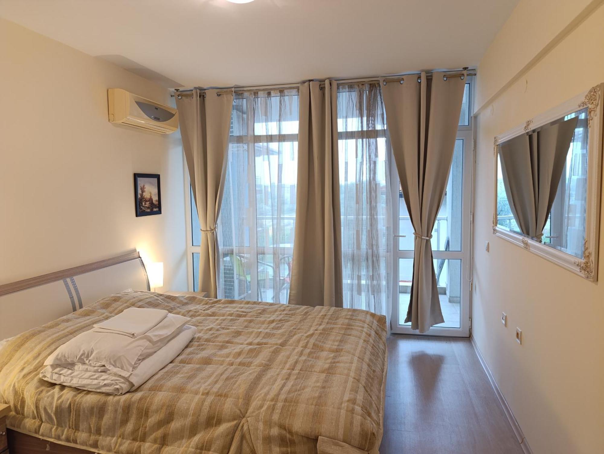 Sun City Apartments Sunny Beach Esterno foto